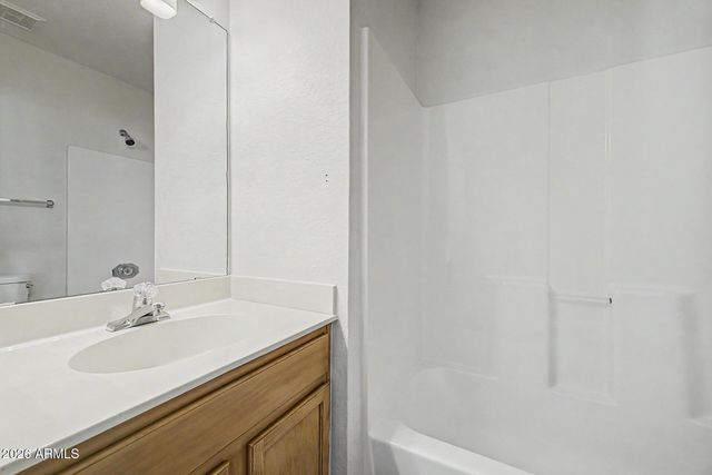 1860 E GLENEAGLE Drive, Chandler, AZ 85249