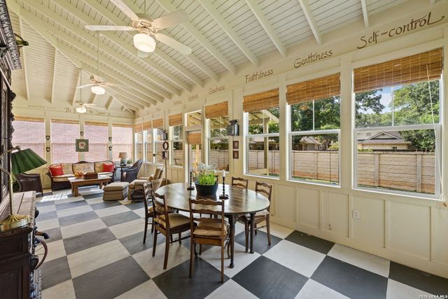 109 Village Cir, Boerne, TX 78006