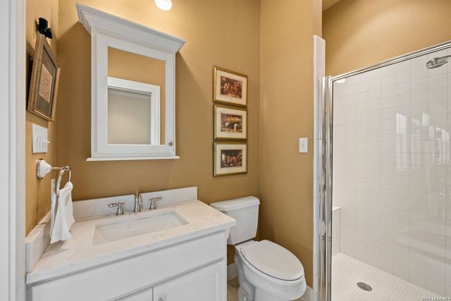 109 Village Cir, Boerne, TX 78006
