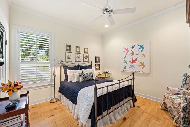 109 Village Cir, Boerne, TX 78006