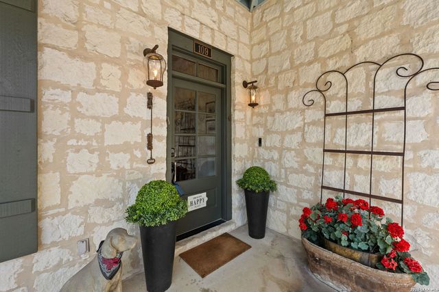109 Village Cir, Boerne, TX 78006