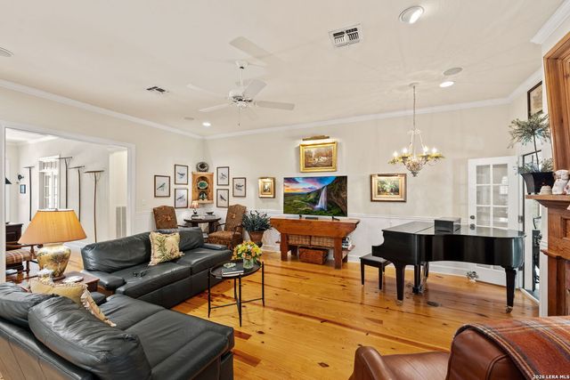 109 Village Cir, Boerne, TX 78006