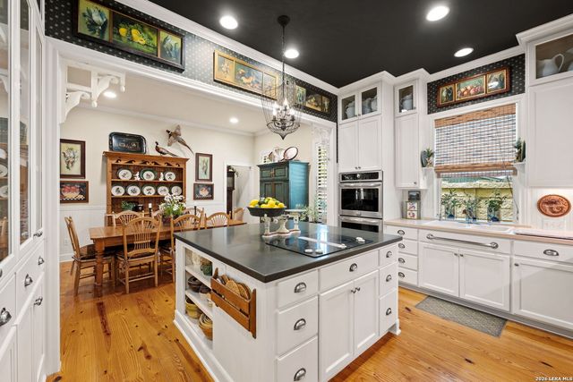 109 Village Cir, Boerne, TX 78006