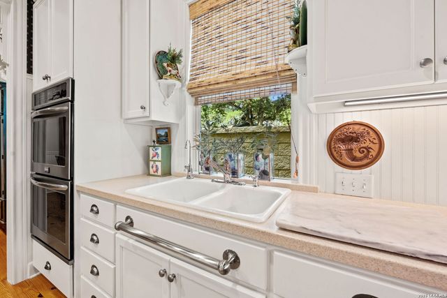 109 Village Cir, Boerne, TX 78006