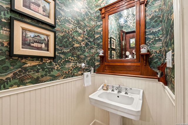 109 Village Cir, Boerne, TX 78006