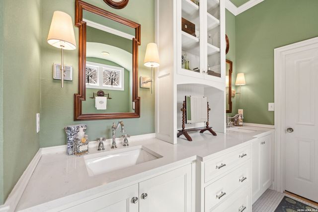 109 Village Cir, Boerne, TX 78006