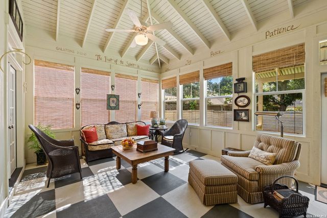 109 Village Cir, Boerne, TX 78006