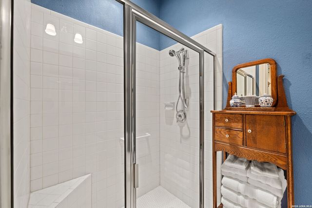 109 Village Cir, Boerne, TX 78006