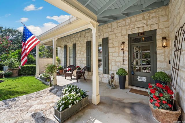 109 Village Cir, Boerne, TX 78006