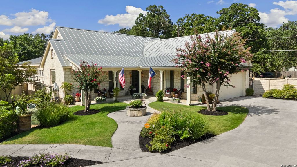 109 Village Cir, Boerne, TX 78006