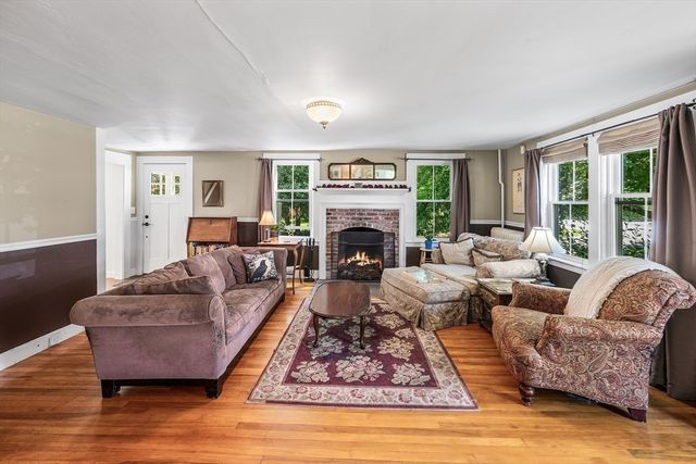 212 Prescott St, West Boylston, MA 01583