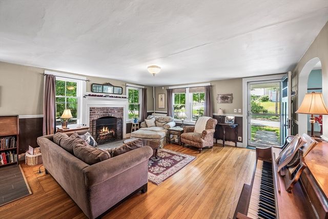 212 Prescott St, West Boylston, MA 01583