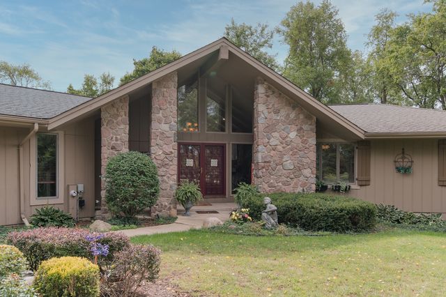 11N060 Johnstown Road, Elgin, IL 60124