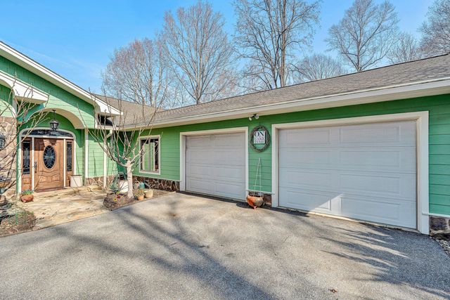 23 Waterpoint CT, Moneta, VA 24121