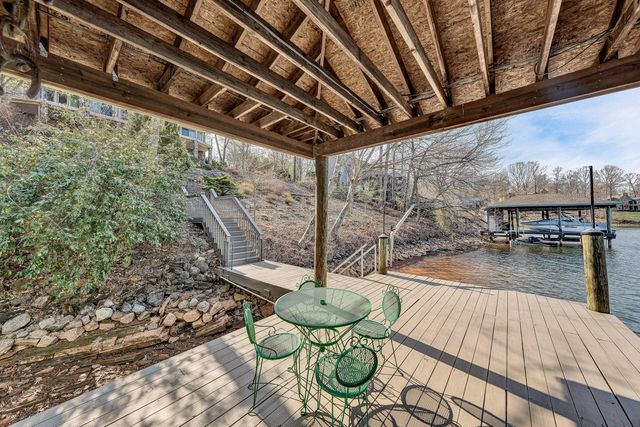 23 Waterpoint CT, Moneta, VA 24121