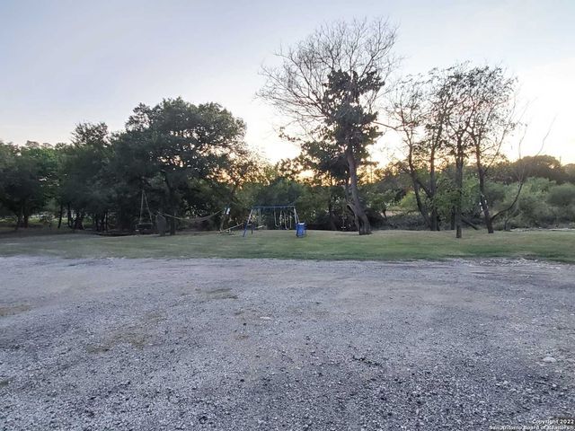 6908 N Poss Rd., Leon Valley, TX 78238