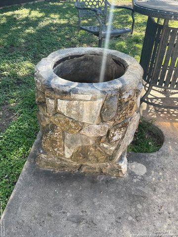 6908 N Poss Rd., Leon Valley, TX 78238