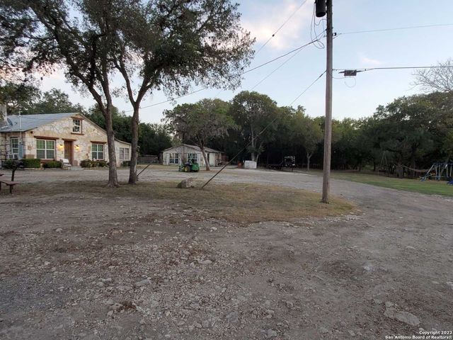 6908 N Poss Rd., Leon Valley, TX 78238