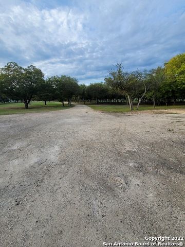 6908 N Poss Rd., Leon Valley, TX 78238