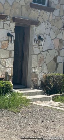 6908 N Poss Rd., Leon Valley, TX 78238