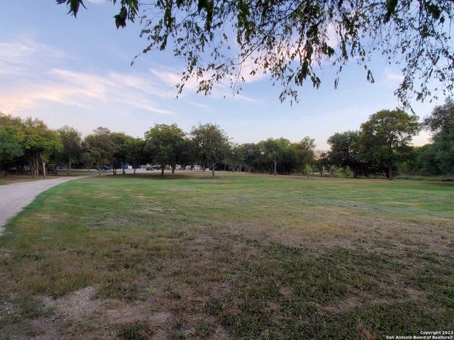 6908 N Poss Rd., Leon Valley, TX 78238