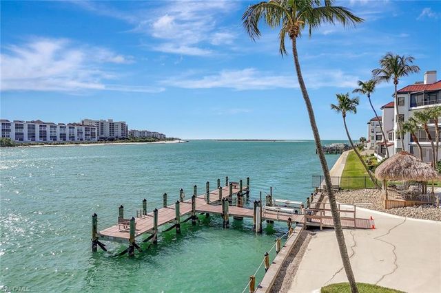 60 Pelican ST W # 401, Naples, FL 34113