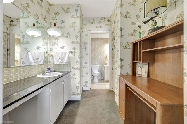 60 Pelican ST W # 401, Naples, FL 34113