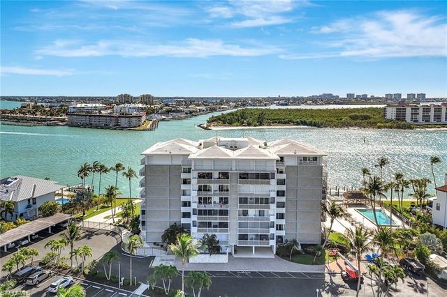 60 Pelican ST W # 401, Naples, FL 34113