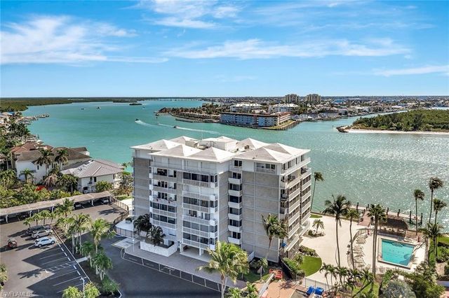 60 Pelican ST W # 401, Naples, FL 34113