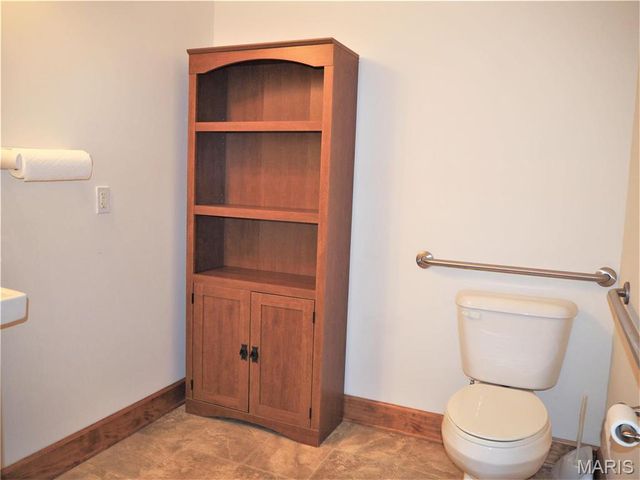 60 Gailwood Drive B1, St Peters, MO 63376