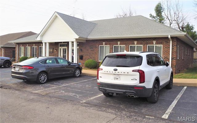 60 Gailwood Drive B1, St Peters, MO 63376