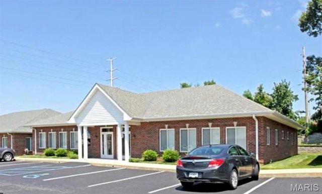 60 Gailwood Drive B1, St Peters, MO 63376