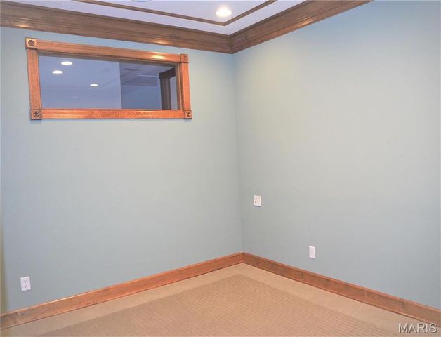 60 Gailwood Drive B1, St Peters, MO 63376