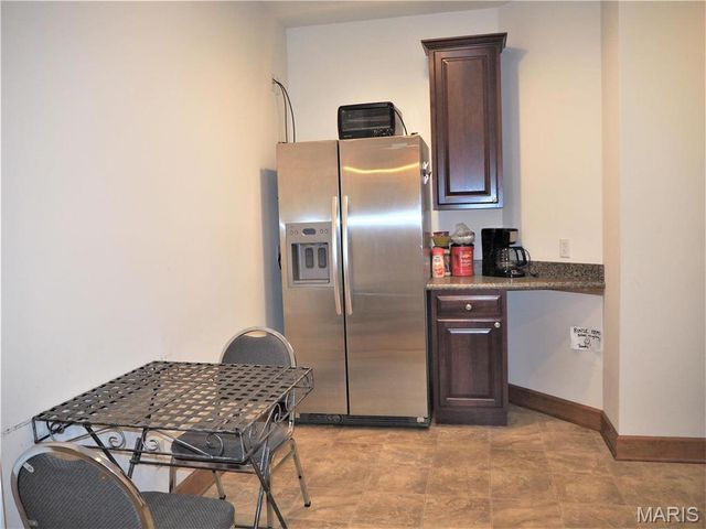 60 Gailwood Drive B1, St Peters, MO 63376