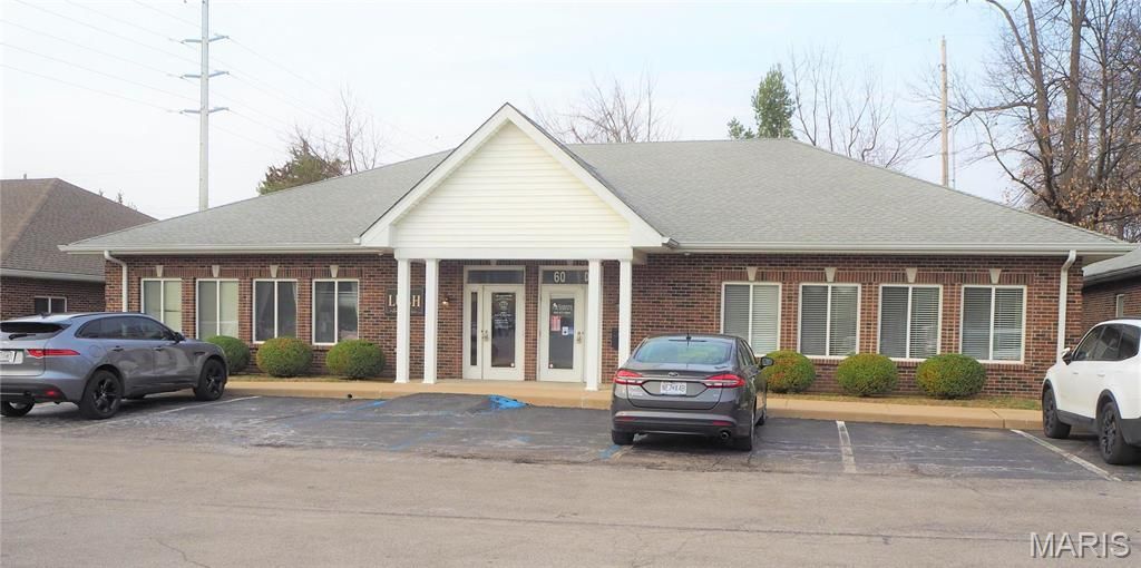 60 Gailwood Drive B1, St Peters, MO 63376