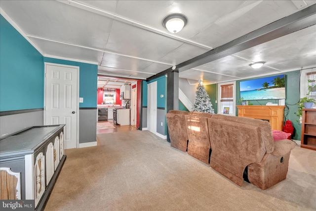 29 MEMORIAL BLVD, Newmanstown, PA 17073