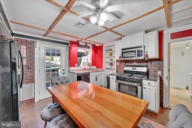 29 MEMORIAL BLVD, Newmanstown, PA 17073