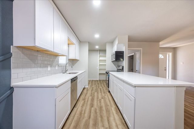 301 Bellaire Drive, Denton, TX 76209