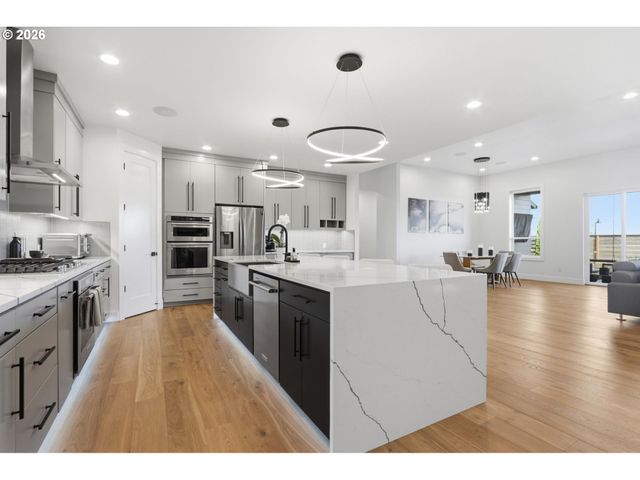 23015 Sw BYERS LAKE Ter, Sherwood, OR 97140