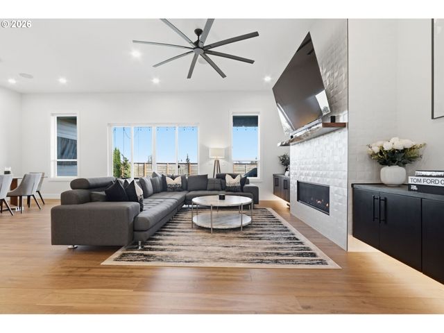 23015 Sw BYERS LAKE Ter, Sherwood, OR 97140