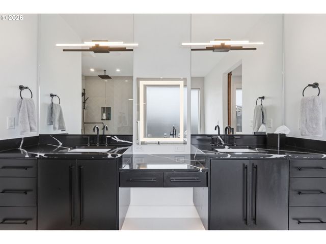 23015 Sw BYERS LAKE Ter, Sherwood, OR 97140