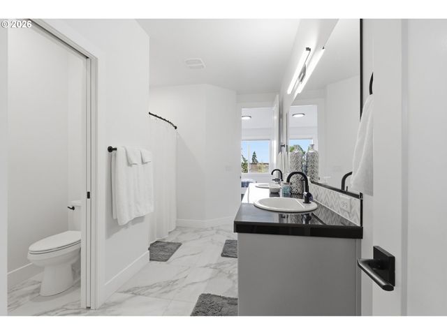 23015 Sw BYERS LAKE Ter, Sherwood, OR 97140