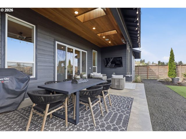 23015 Sw BYERS LAKE Ter, Sherwood, OR 97140