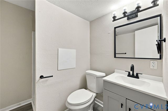 9206 Emmett Rd, Glen Allen, VA 23060
