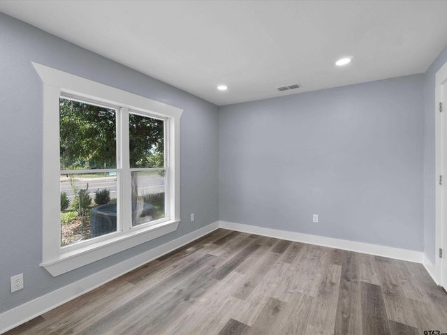 100 LYNCH ST, Hawkins, TX 75765