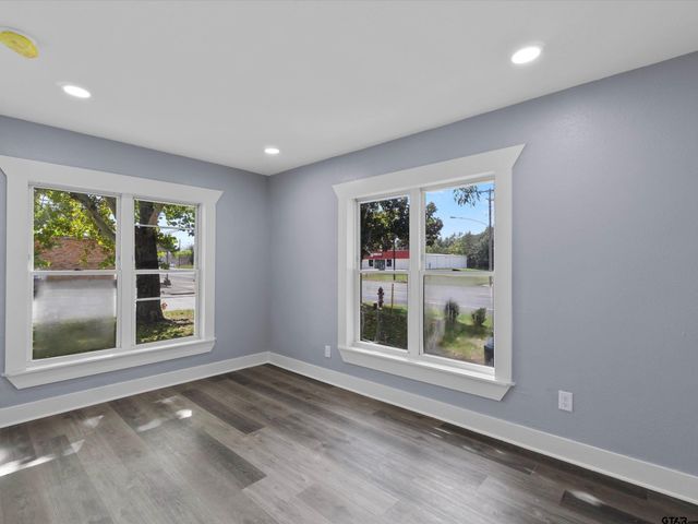 100 LYNCH ST, Hawkins, TX 75765