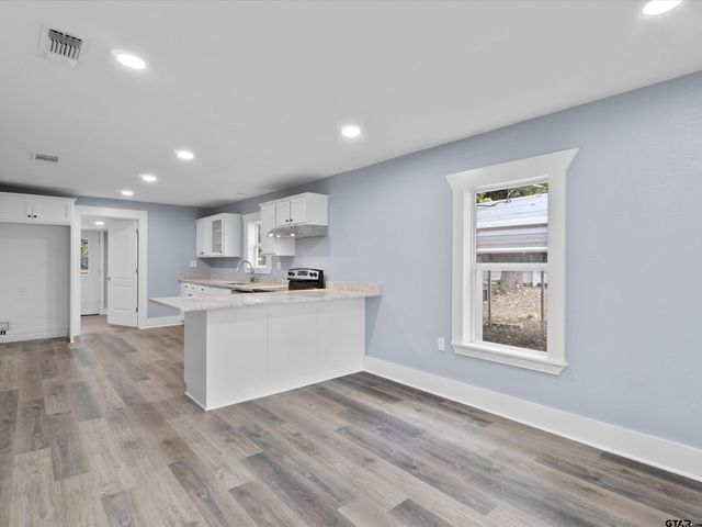 100 LYNCH ST, Hawkins, TX 75765