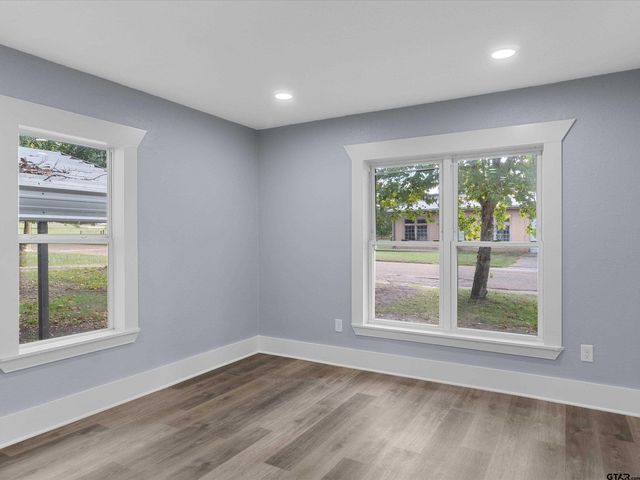 100 LYNCH ST, Hawkins, TX 75765