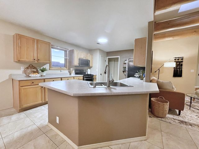10536 Portofino Drive NW, Albuquerque, NM 87114