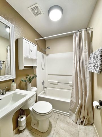 10536 Portofino Drive NW, Albuquerque, NM 87114